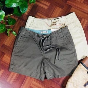 Natural Selections Khaki Shorts Medium Set of 2